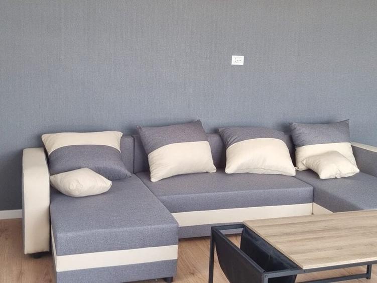 Apartament cu 3 camere semidecomandat în Tunari