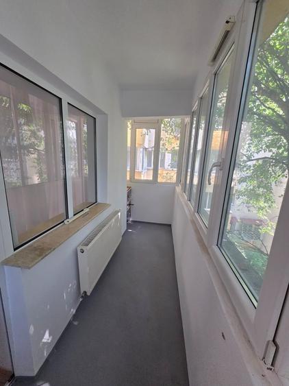 Apartament cu 4 camere decomandat în Doamna Ghica