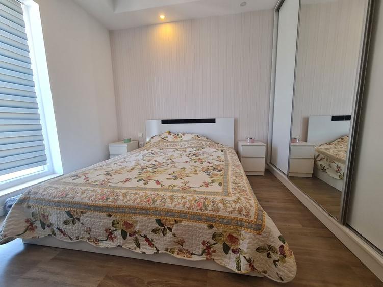 Apartament cu 3 camere semidecomandat în Ștefăneștii de Jos