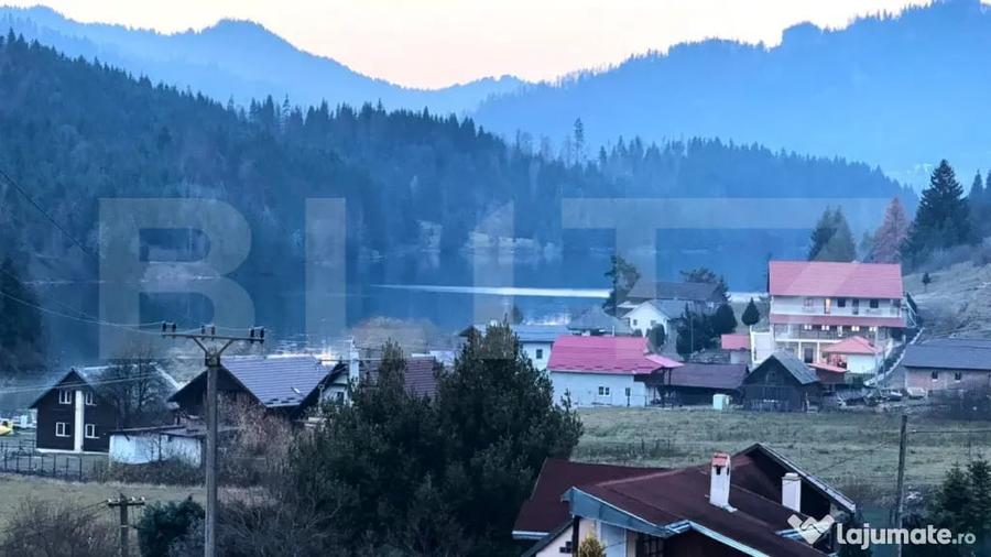 Teren de 2500 mp, în Colibița