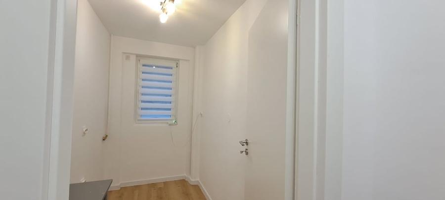 Apartament cu 2 camere decomandat, mobilat în P-ța Victoriei