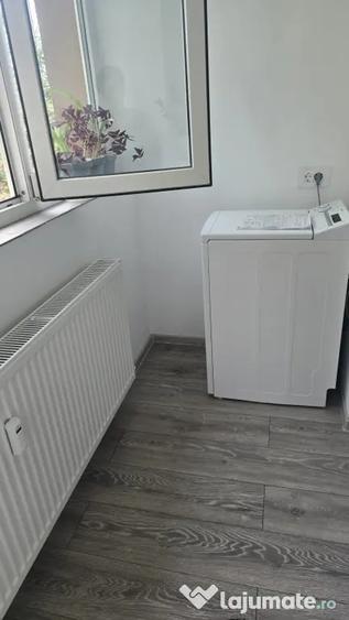 Apartament cu 3 camere semidecomandat în Titan