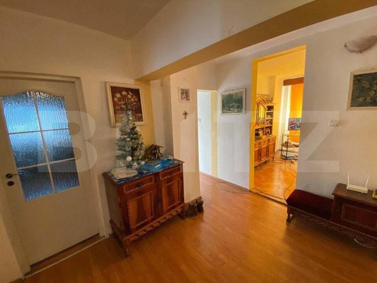 Apartament cu 4 camere decomandat în Ultracentral
