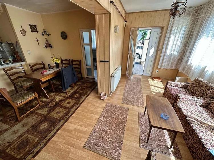 Casă cu 3 camere cu Teren 241 Mp în Titulescu