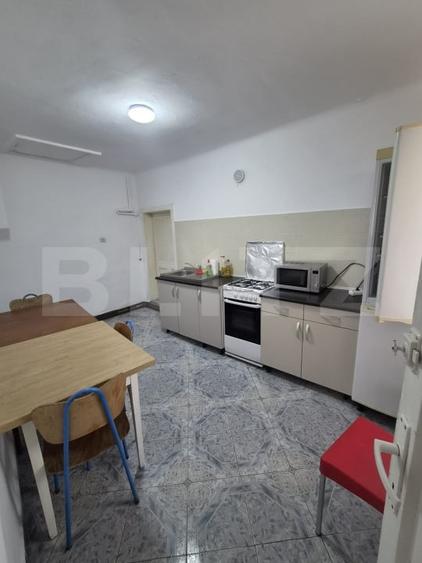 Apartament cu 2 camere decomandat, mobilat în Central