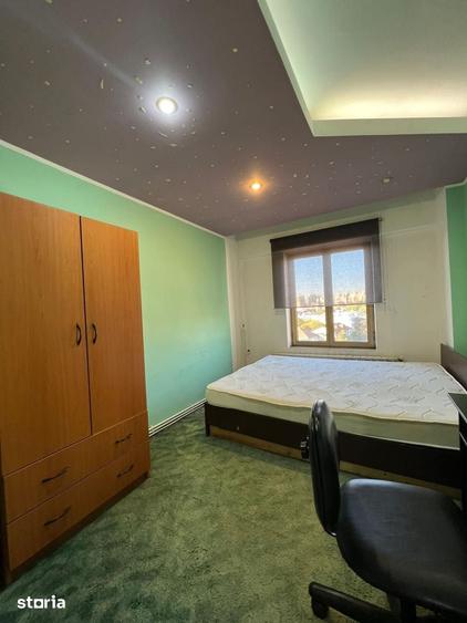 Apartament cu 4 camere decomandat în Central