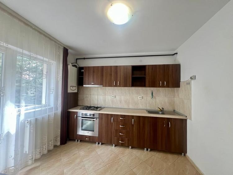 Apartament cu 2 camere decomandat, mobilat în Zorilor