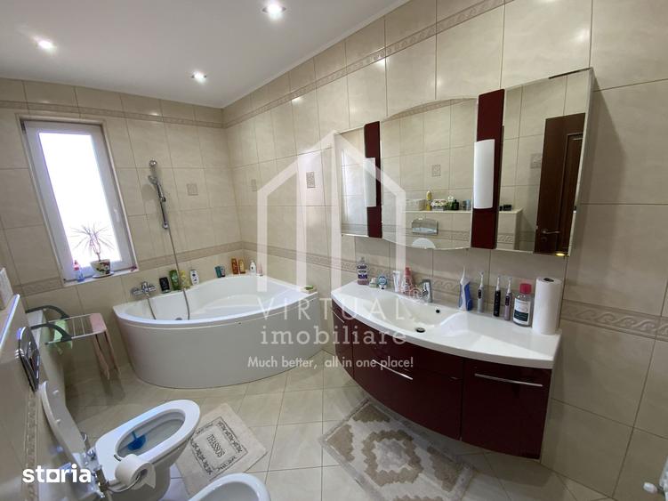 Casă cu 6 camere cu Teren 979 Mp în Rășinari