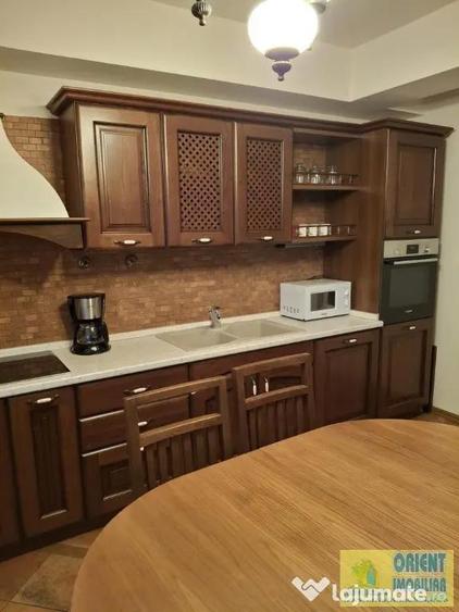 Apartament cu 3 camere decomandat în Ultracentral