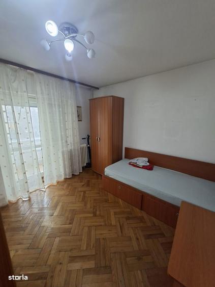 Apartament cu 4 camere decomandat în Aviației — fotografia 3