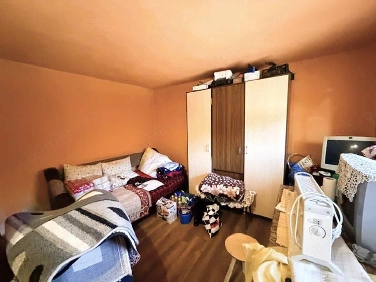 Casă cu 3 camere cu Teren 2296 Mp în Vlăduleni