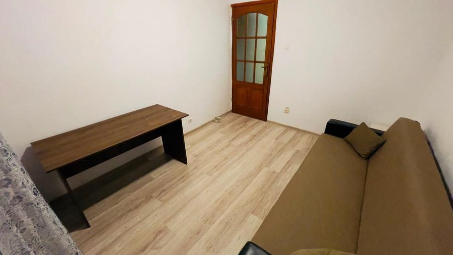 Apartament cu 3 camere decomandat în Soarelui