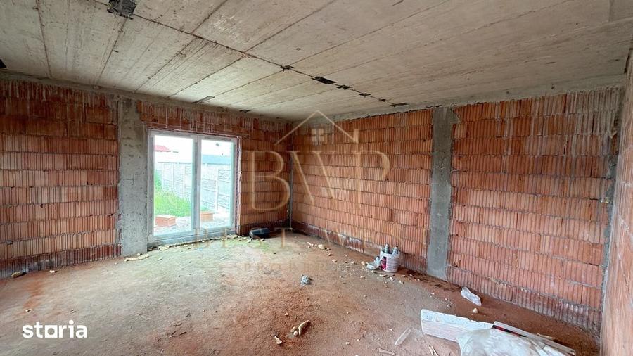 Casă cu 3 camere cu Teren 630 Mp în Urseni