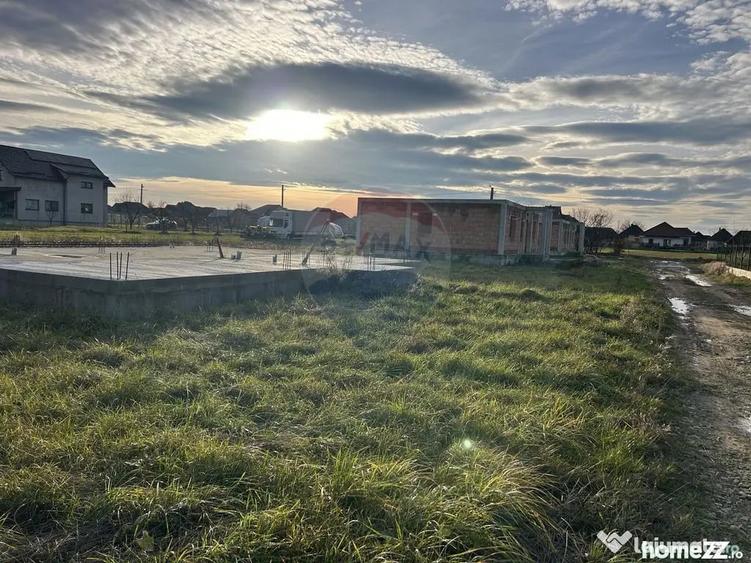 Casă cu 4 camere cu Teren 500 Mp în Mocira