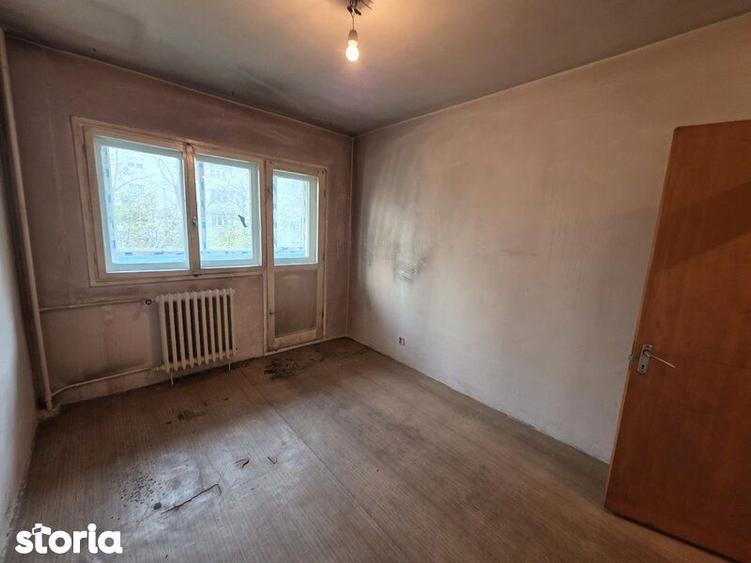 Apartament cu 3 camere semidecomandat în Obor