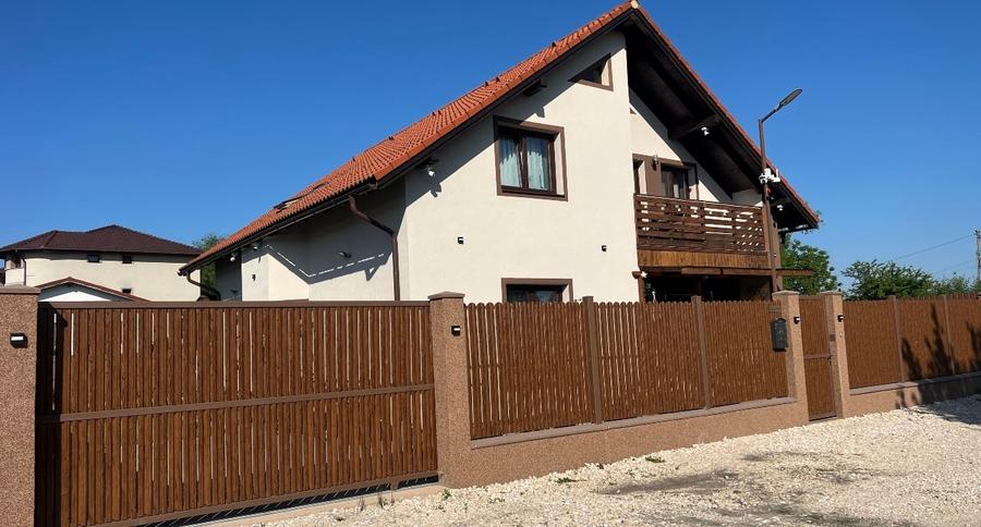 Casă individuală cu 5 camere cu Canalizare în Stupini