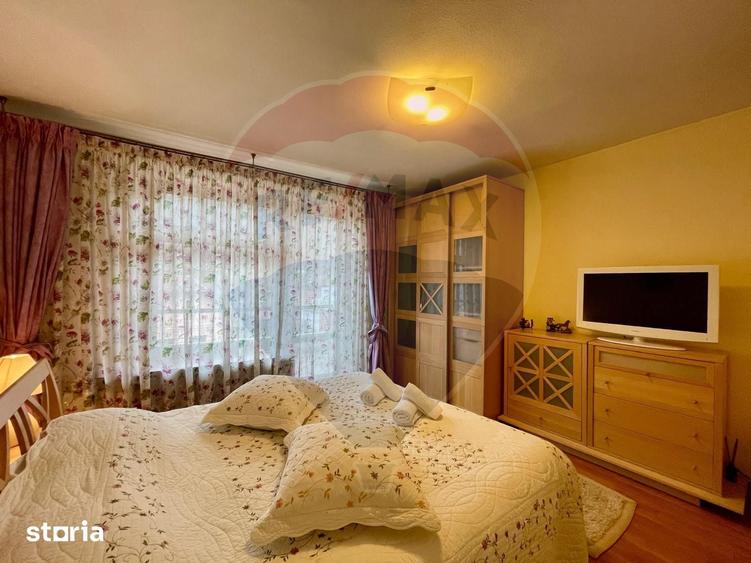 Casă cu Piscina în Schei