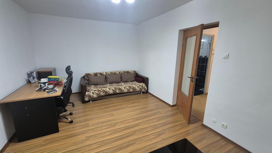 Apartament cu 2 camere decomandat în Lacul Tei