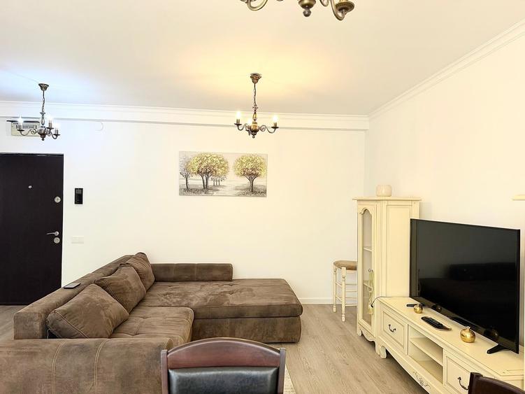 Apartament cu 3 camere decomandat în Pipera