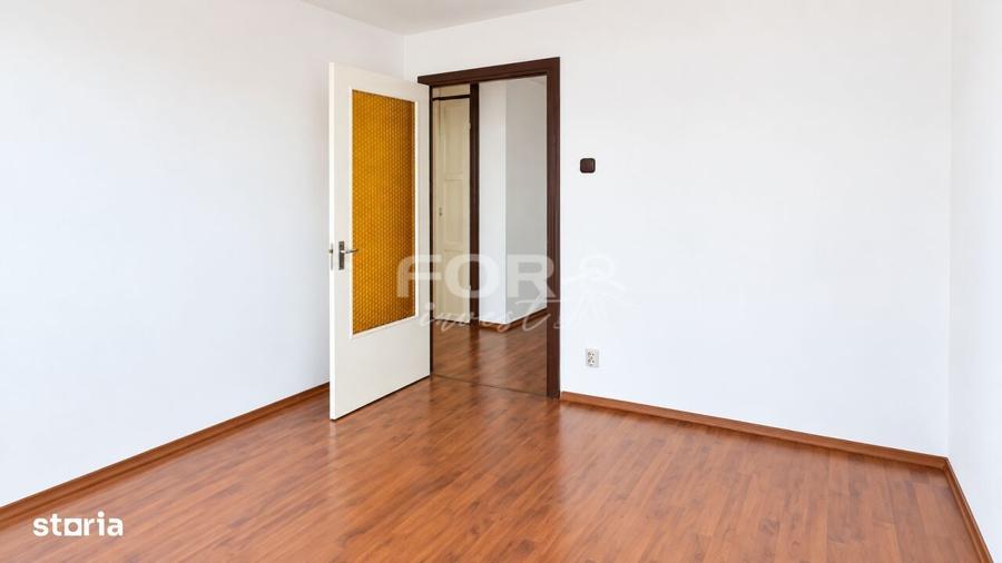 Apartament cu 4 camere decomandat în Cantemir