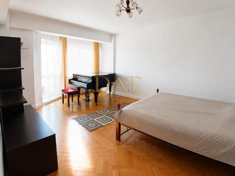 Apartament cu 4 camere în Central