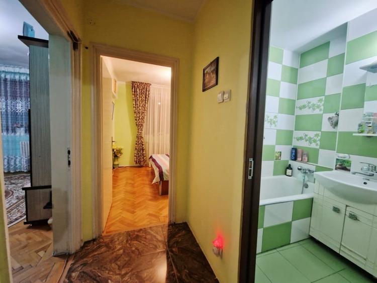 Apartament cu 3 camere semidecomandat, mobilat în Bucur Obor