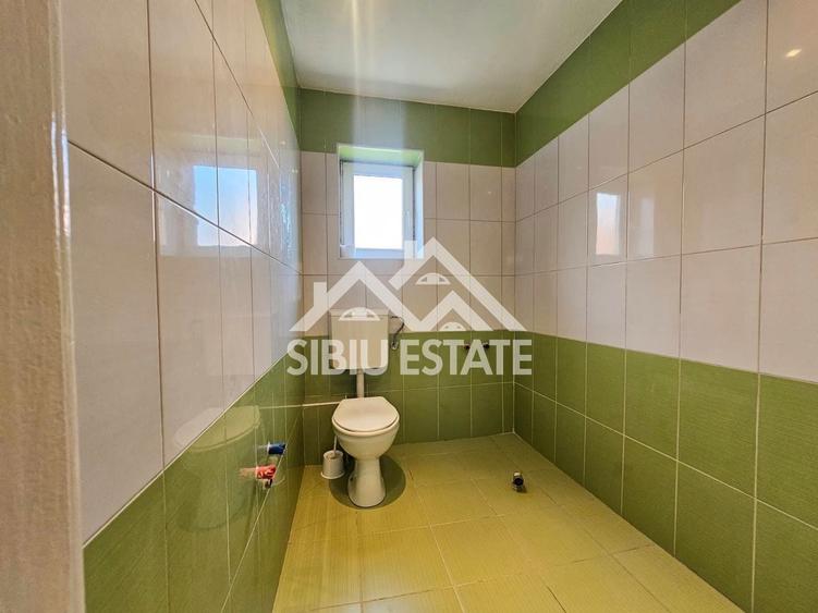 Duplex cu 5 camere cu Canalizare în Orașul de Jos