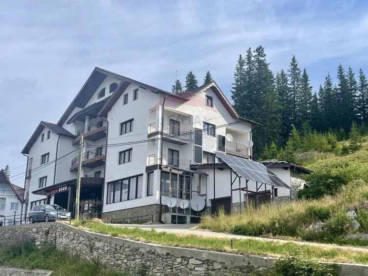 Hotel/Pensiune, de 1,400 mp, în Central