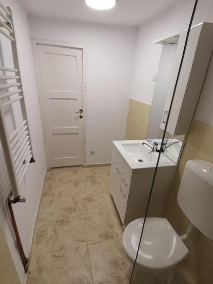 INCHIRIEZ apartament 2 camerea la casa ,renovat, zona Lazaret - 8