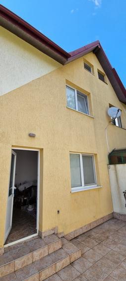 Casă cu 4 camere cu Teren 60 Mp în Central