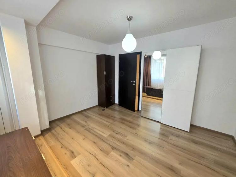 Apartament cu 3 camere semidecomandat, mobilat în Știrbei Vodă