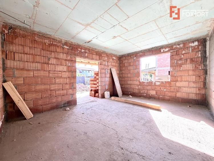 Casă cu 5 camere cu Teren 360 Mp în Sânandrei