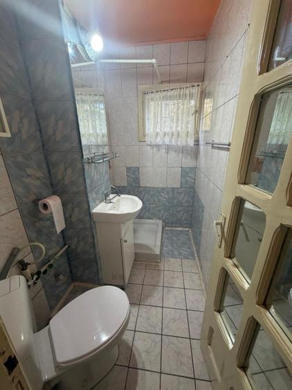 Apartament cu 3 camere semidecomandat, mobilat în Craiovița Nouă