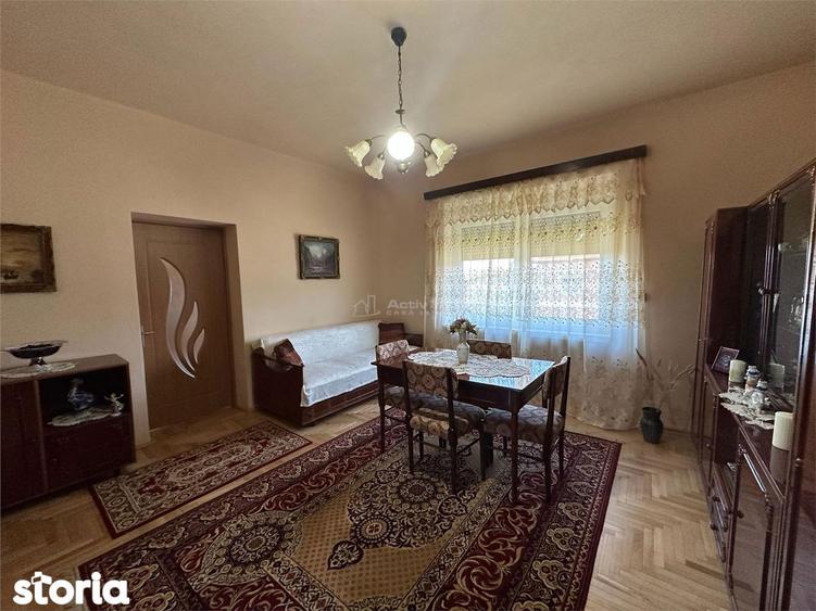 Casa Solida, pentru Familie extinsa, cu Gradina si Teren, Doclin - 11