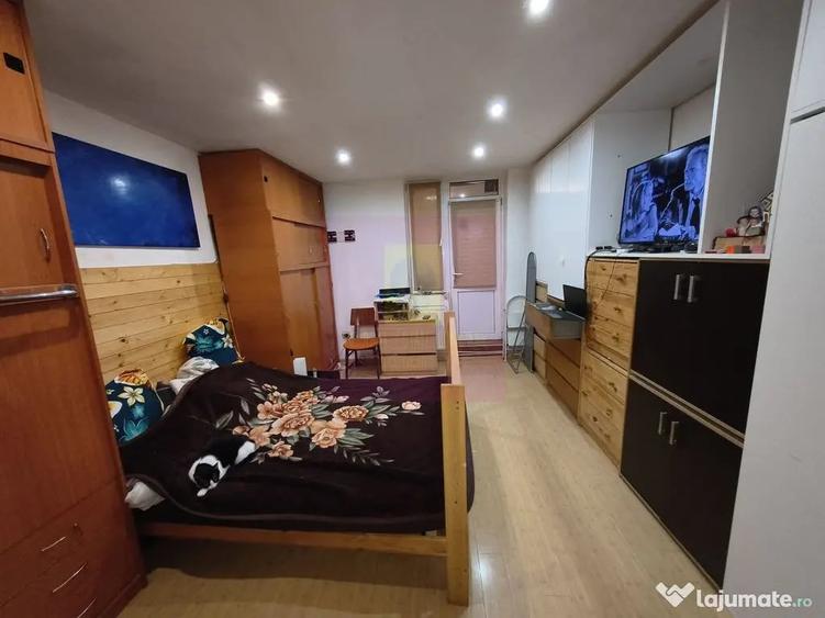 Apartament cu 2 camere semidecomandat în Baba Novac