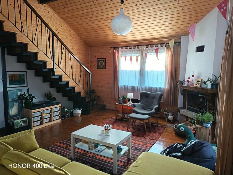 Casă individuală cu 5 camere cu Canalizare în Curteni
