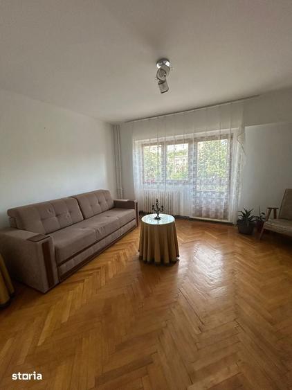 Garsonieră decomandată în Podu Roș