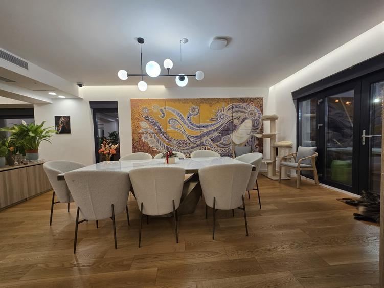 Casă individuală cu 7 camere cu Garaj în Pipera