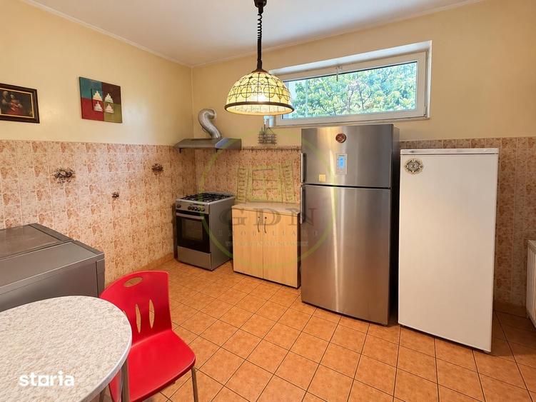 Casă cu 8 camere cu Teren 2732 Mp în Corbeanca
