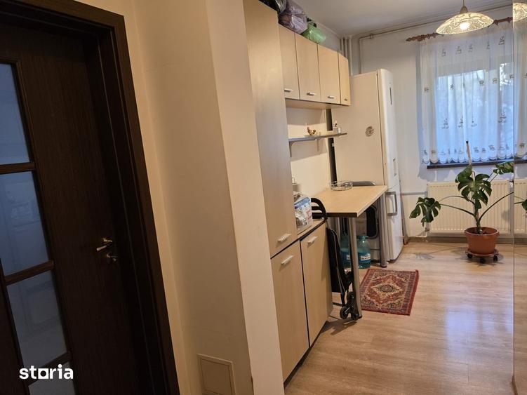 Proprietar,vand garsoniera, metrou Piata Muncii, 42 mp utili, etaj 4/8 - 3