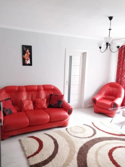 Apartament cu 3 camere semidecomandat în Central