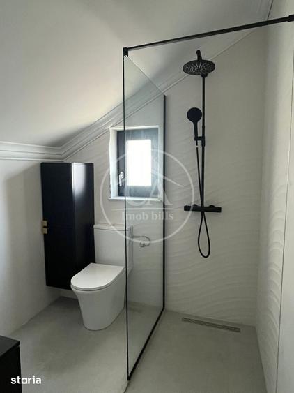 Casă cu 6 camere decomandat cu Teren 498 Mp în Nufărul