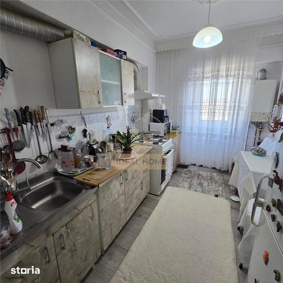 Apartament cu 3 camere decomandat în Dacia