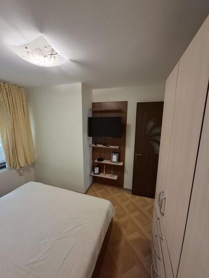 Apartament cu 2 camere decomandat în Micro 17