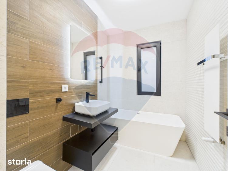 Casă cu 4 camere cu Piscina în Corbeanca