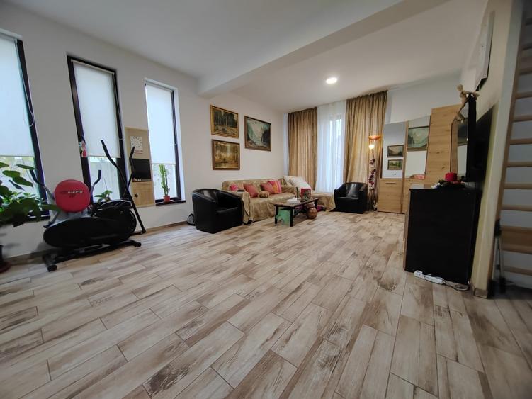 Casă individuală cu 3 camere cu Canalizare în Ștefăneștii de Jos