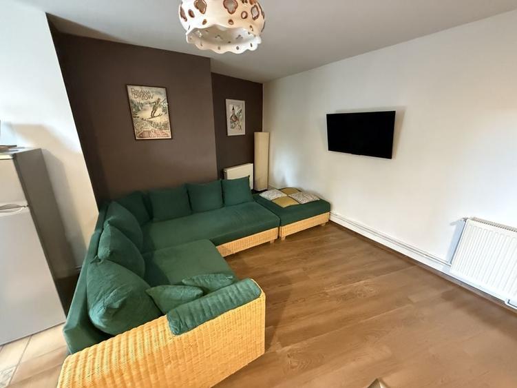 Apartament cu 3 camere decomandat în Drumul Poienii