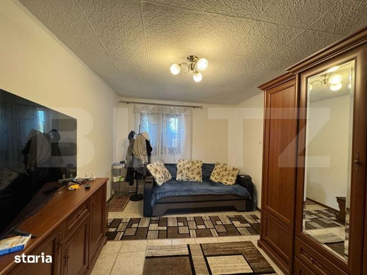 Casă cu 6 camere cu Teren 1000 Mp în Sântuhalm