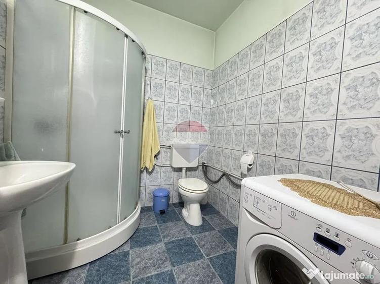 Casă cu 5 camere cu Teren 738 Mp în Șmig