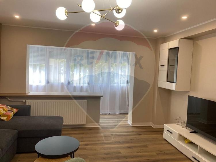 Apartament cu 2 camere decomandat, mobilat în Decebal